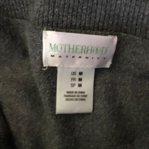Motherhood Maternity Sweaters - Medium Motherhood Maternity Sweater Motherhood Maternity Sweaters - Medium Motherhood Maternity Sweater